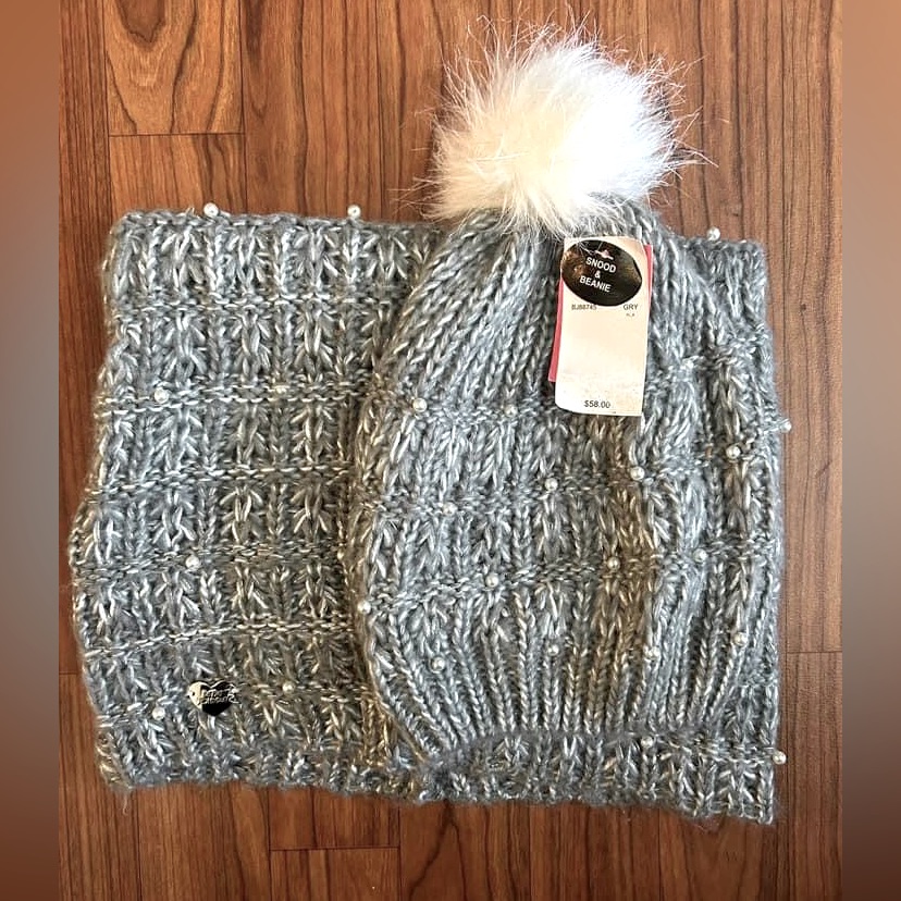 Betsey Johnson Winter Gear Brand New 58 Snood And Beanie Womens